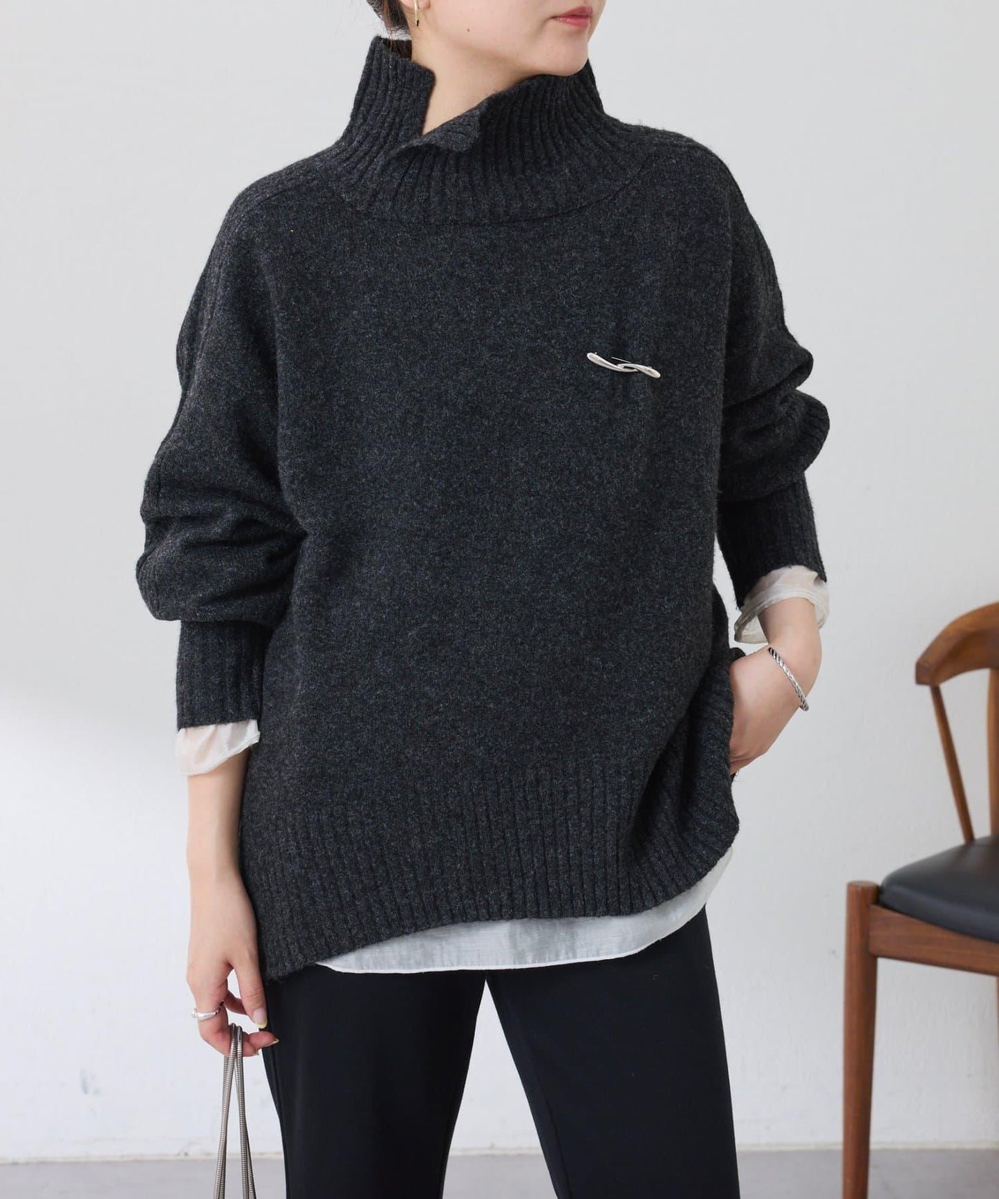 【可水洗針織】羊毛混紡開叉高領針織衫