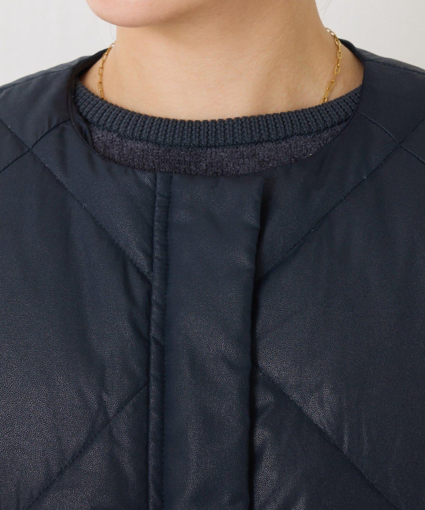 【輕量外套】輕質壓花無領羽絨服