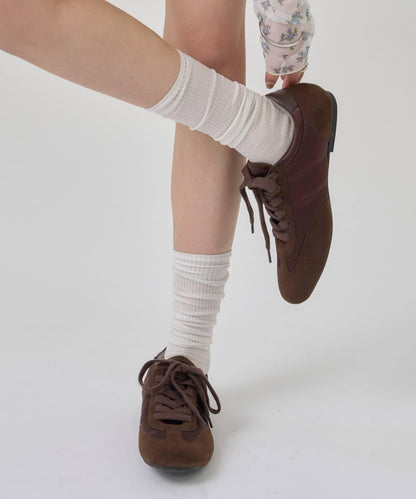 緞面拼接休閒運動鞋