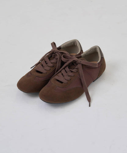 緞面拼接休閒運動鞋