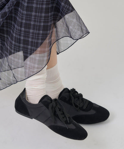 緞面拼接休閒運動鞋