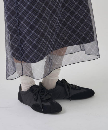 緞面拼接休閒運動鞋