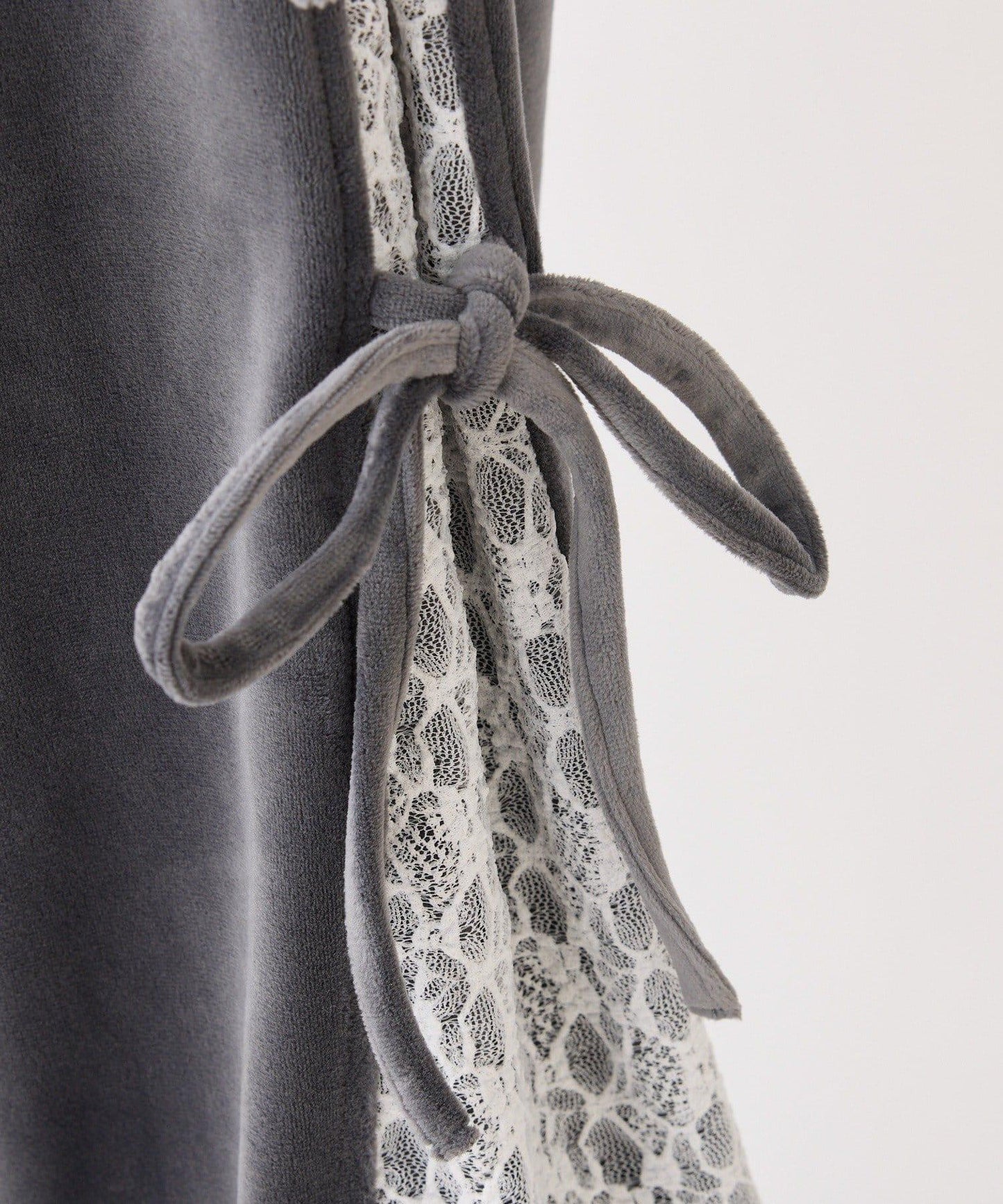 【可成套搭配】側邊蕾絲天鵝絨蝴蝶結長褲