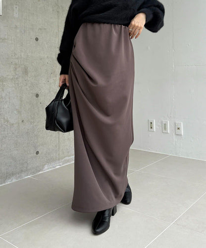 剪裁垂墜半身裙