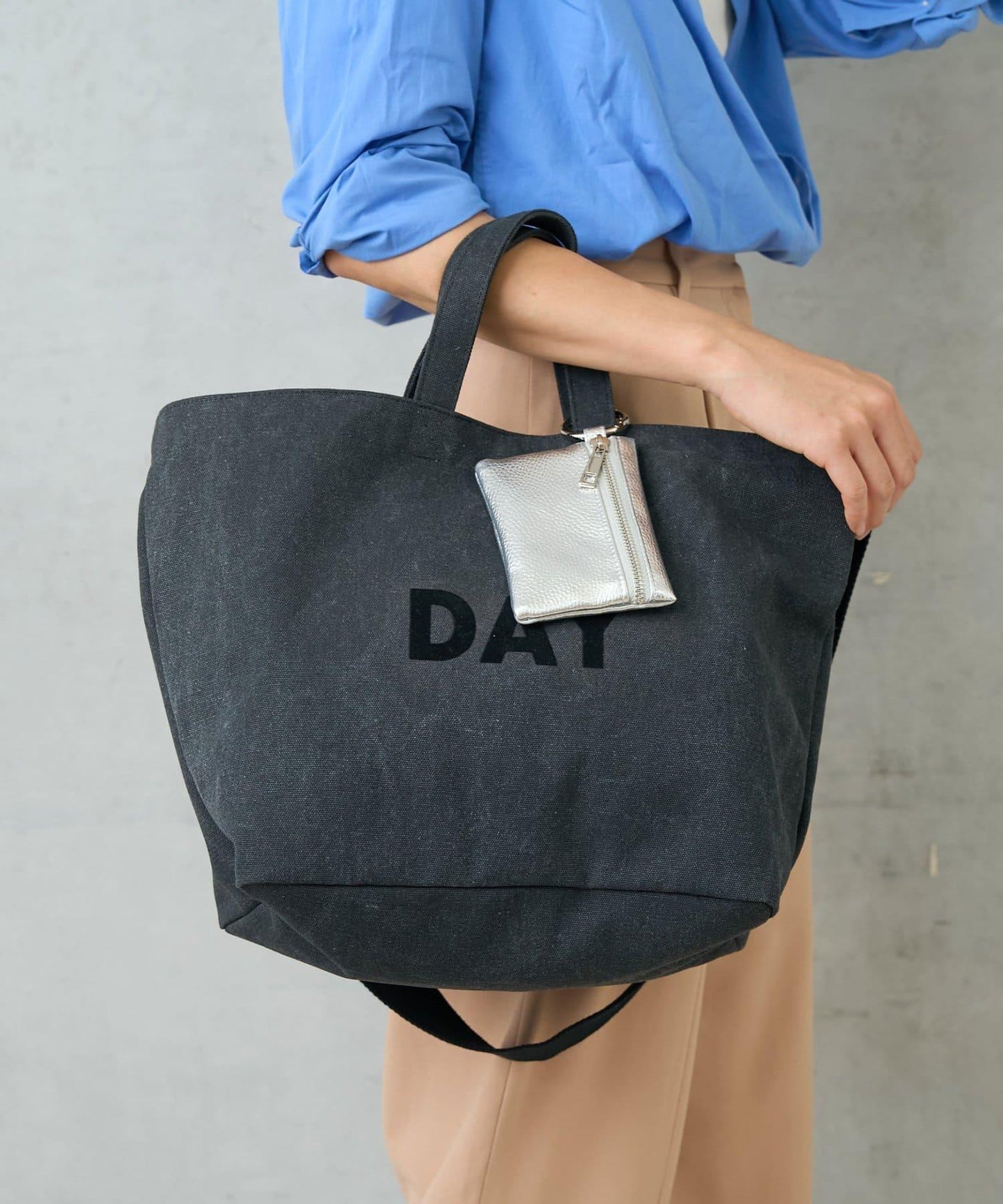 帆布植絨字母托特包