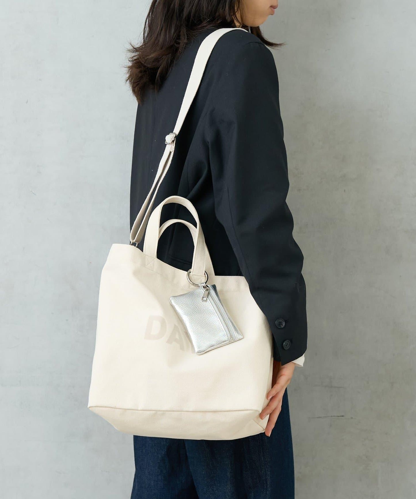 帆布植絨字母托特包