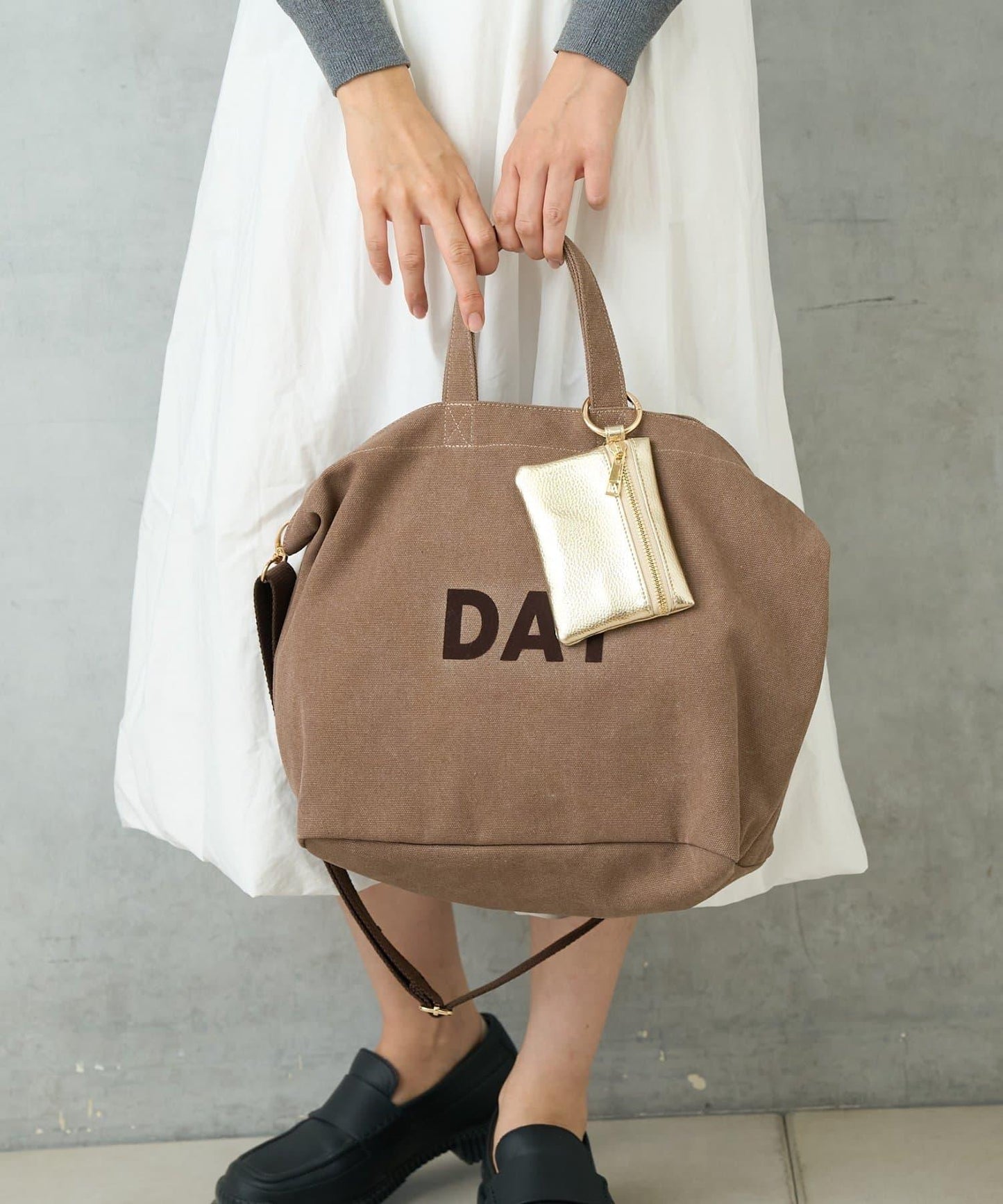 帆布植絨字母托特包