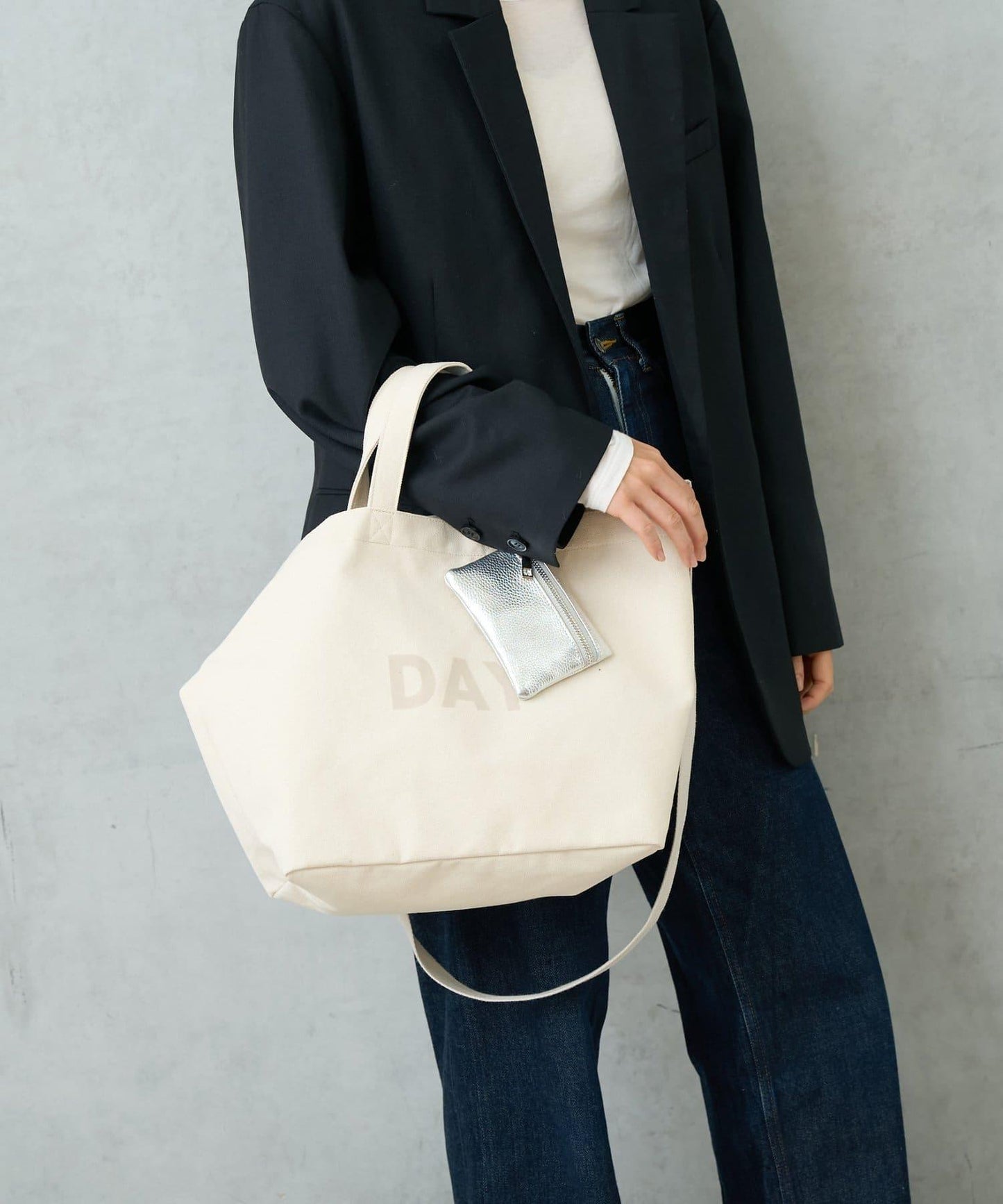 帆布植絨字母托特包