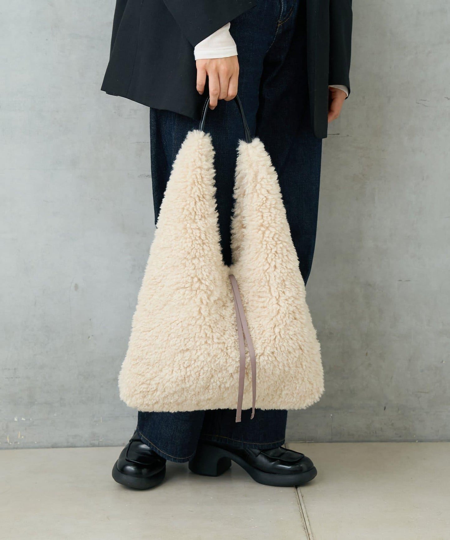 仿羊羔絨三角形包