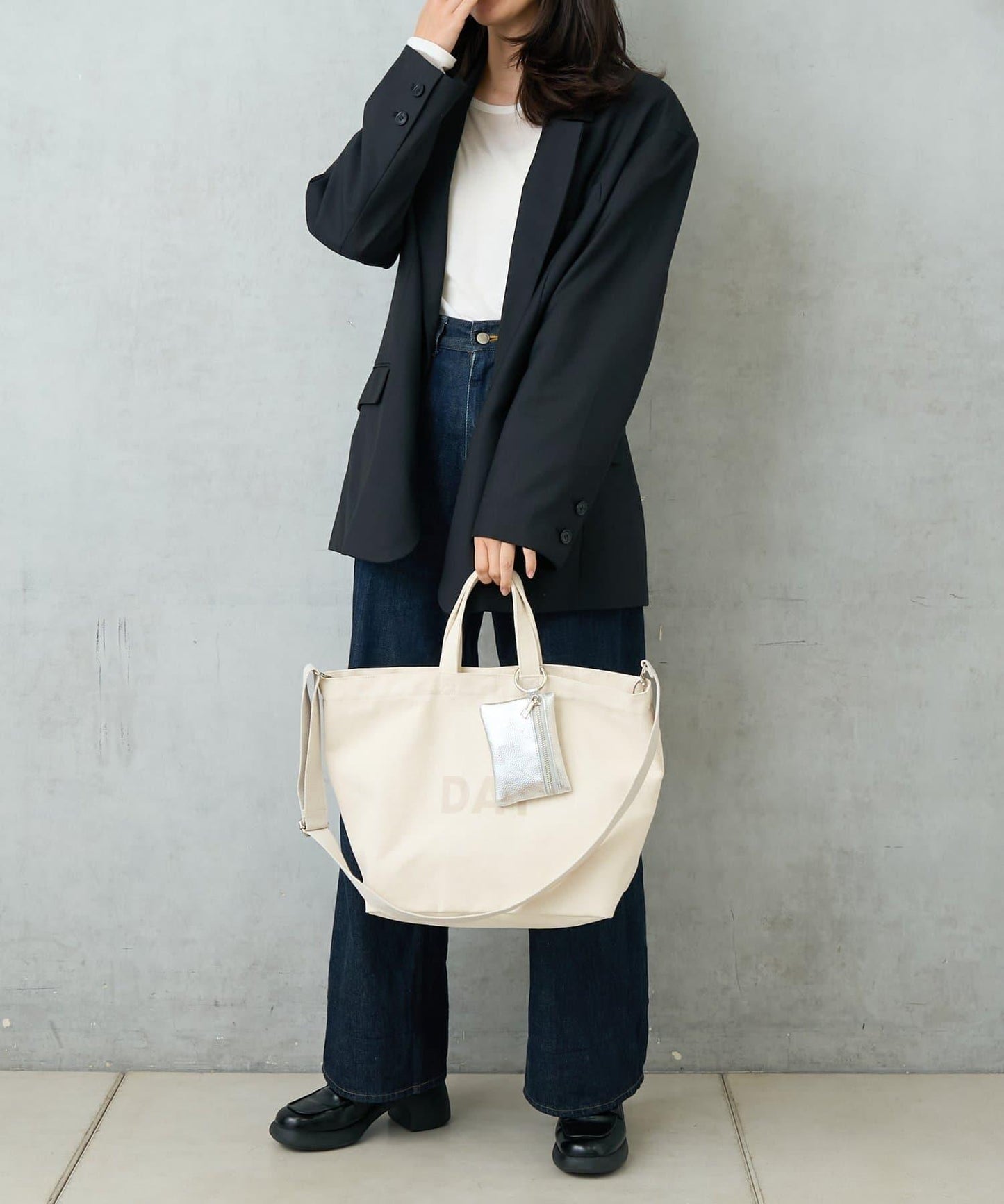 帆布植絨字母托特包