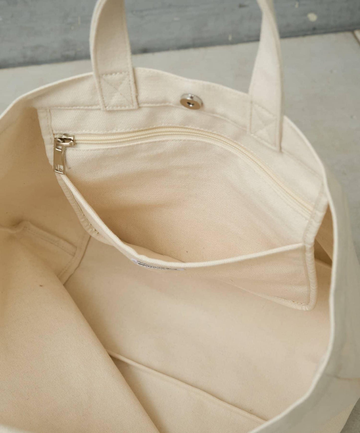 帆布植絨字母托特包