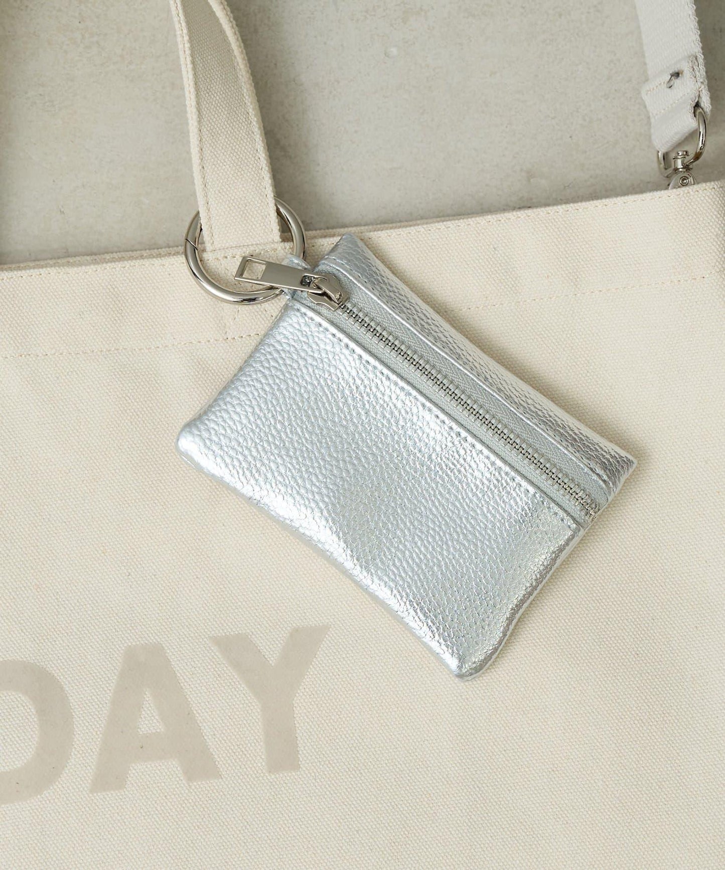 帆布植絨字母托特包