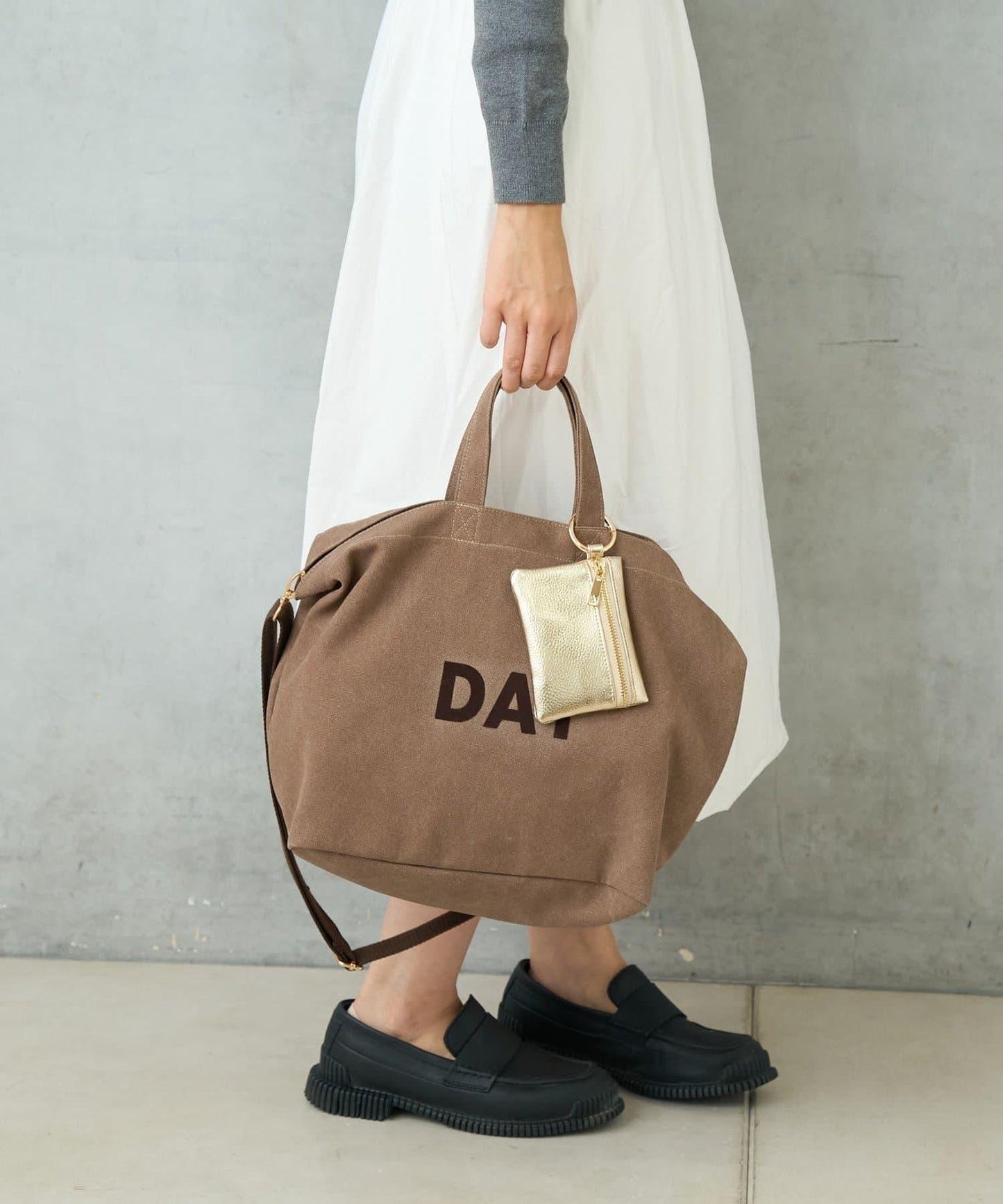 帆布植絨字母托特包