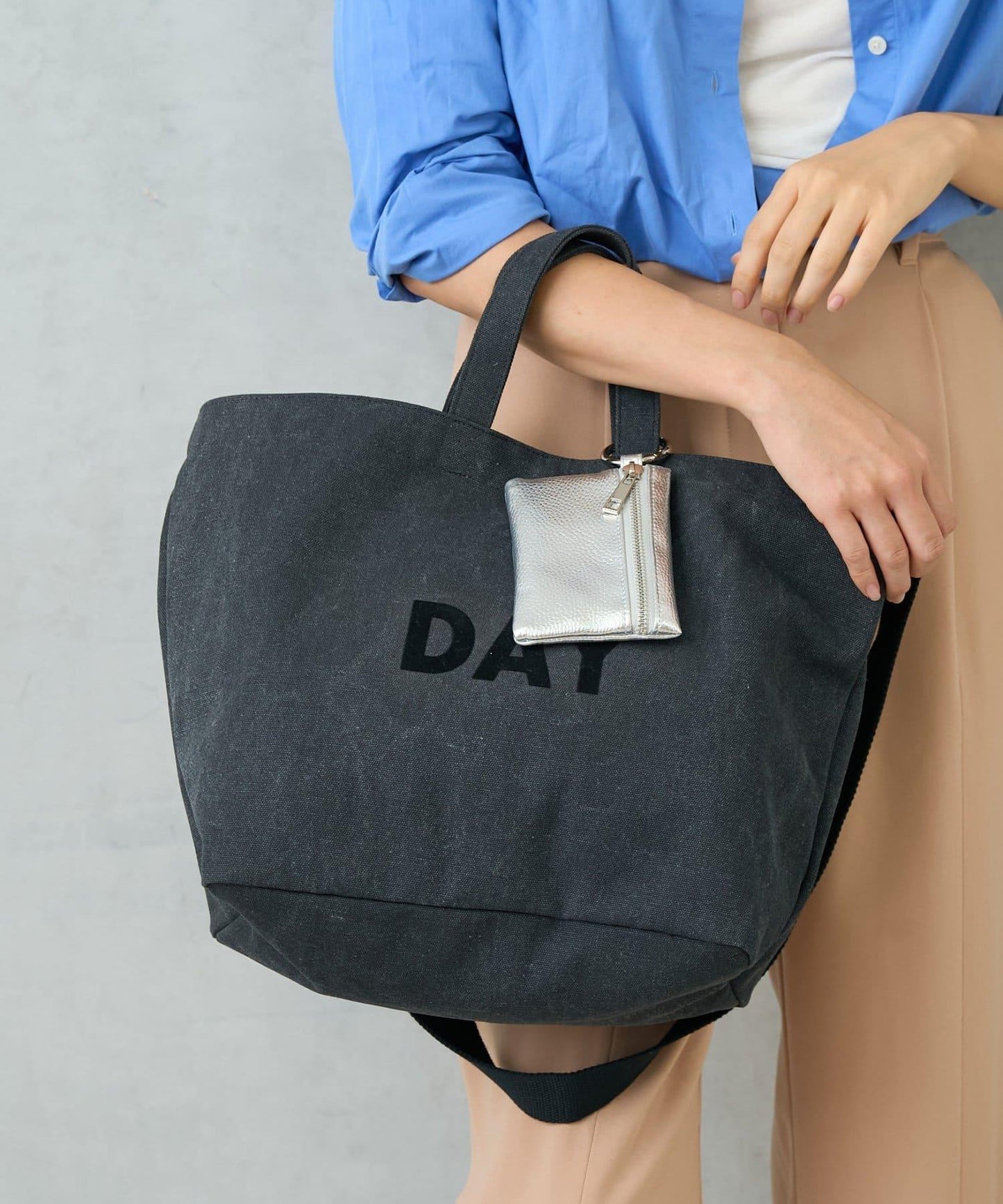 帆布植絨字母托特包