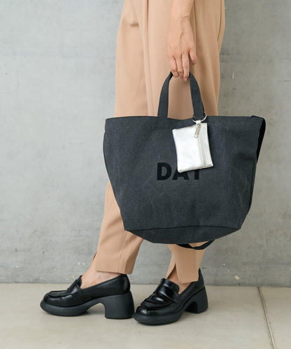 帆布植絨字母托特包