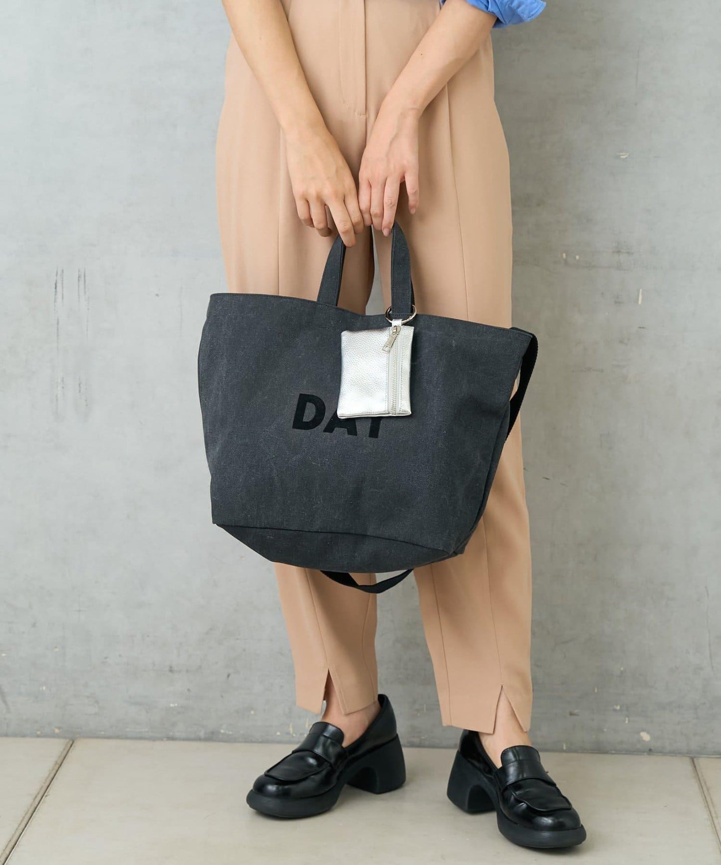 帆布植絨字母托特包