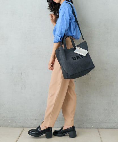 帆布植絨字母托特包