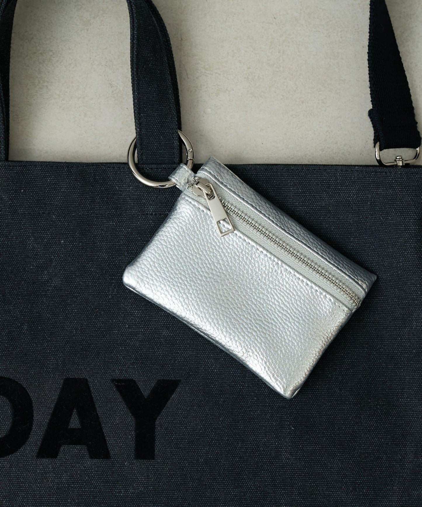 帆布植絨字母托特包