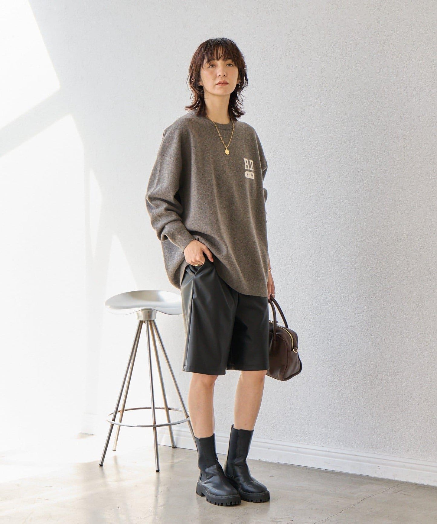 【帥氣穿搭】仿皮半身短褲