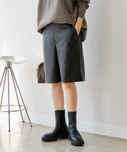 【帥氣穿搭】仿皮半身短褲