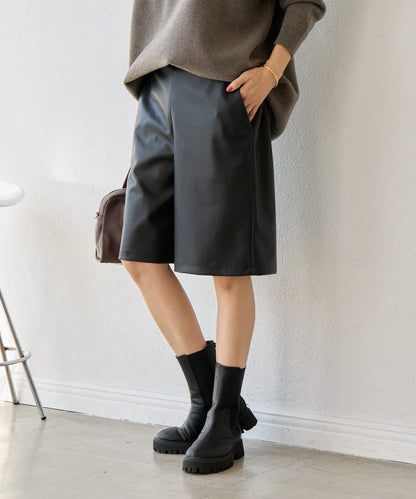 【帥氣穿搭】仿皮半身短褲