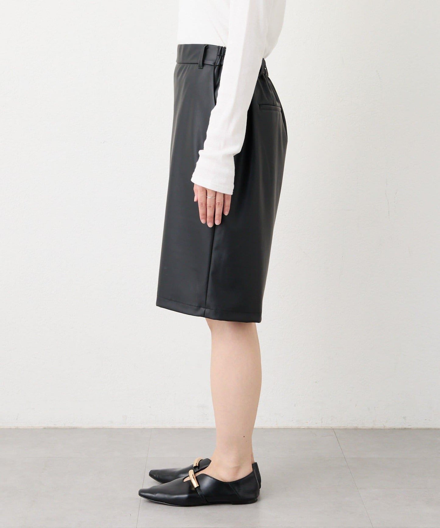 【帥氣穿搭】仿皮半身短褲