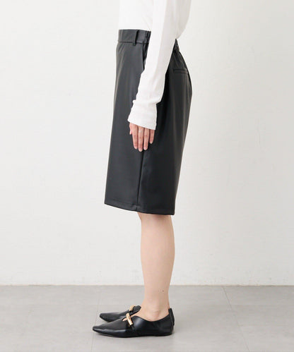 【帥氣穿搭】仿皮半身短褲