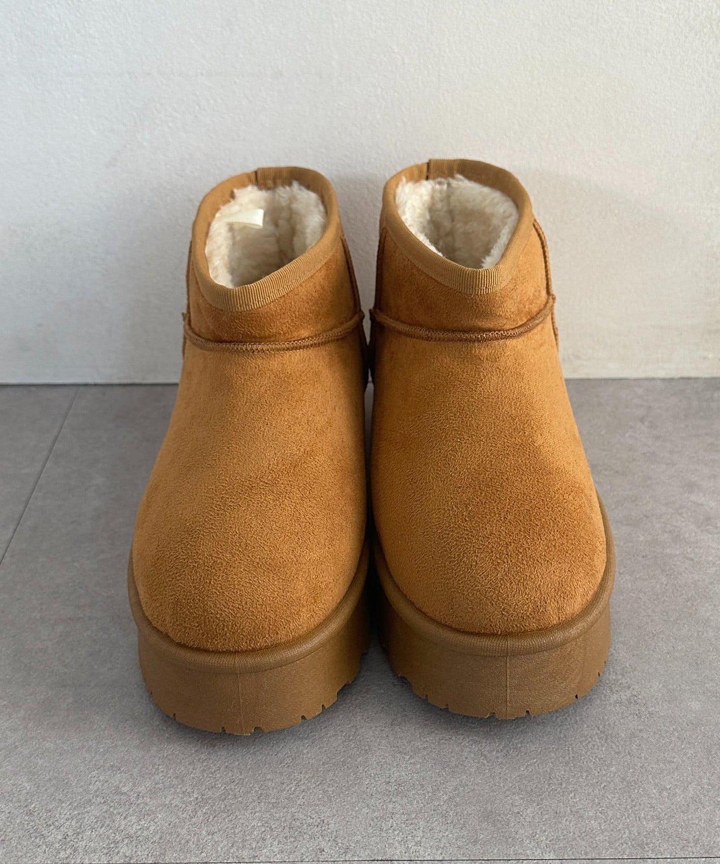 厚底短款羊羔絨靴