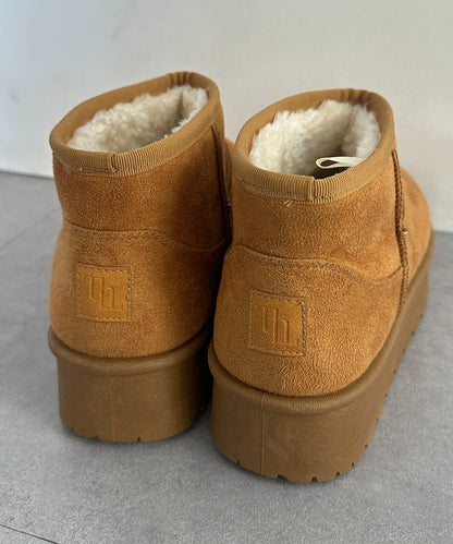 厚底短款羊羔絨靴