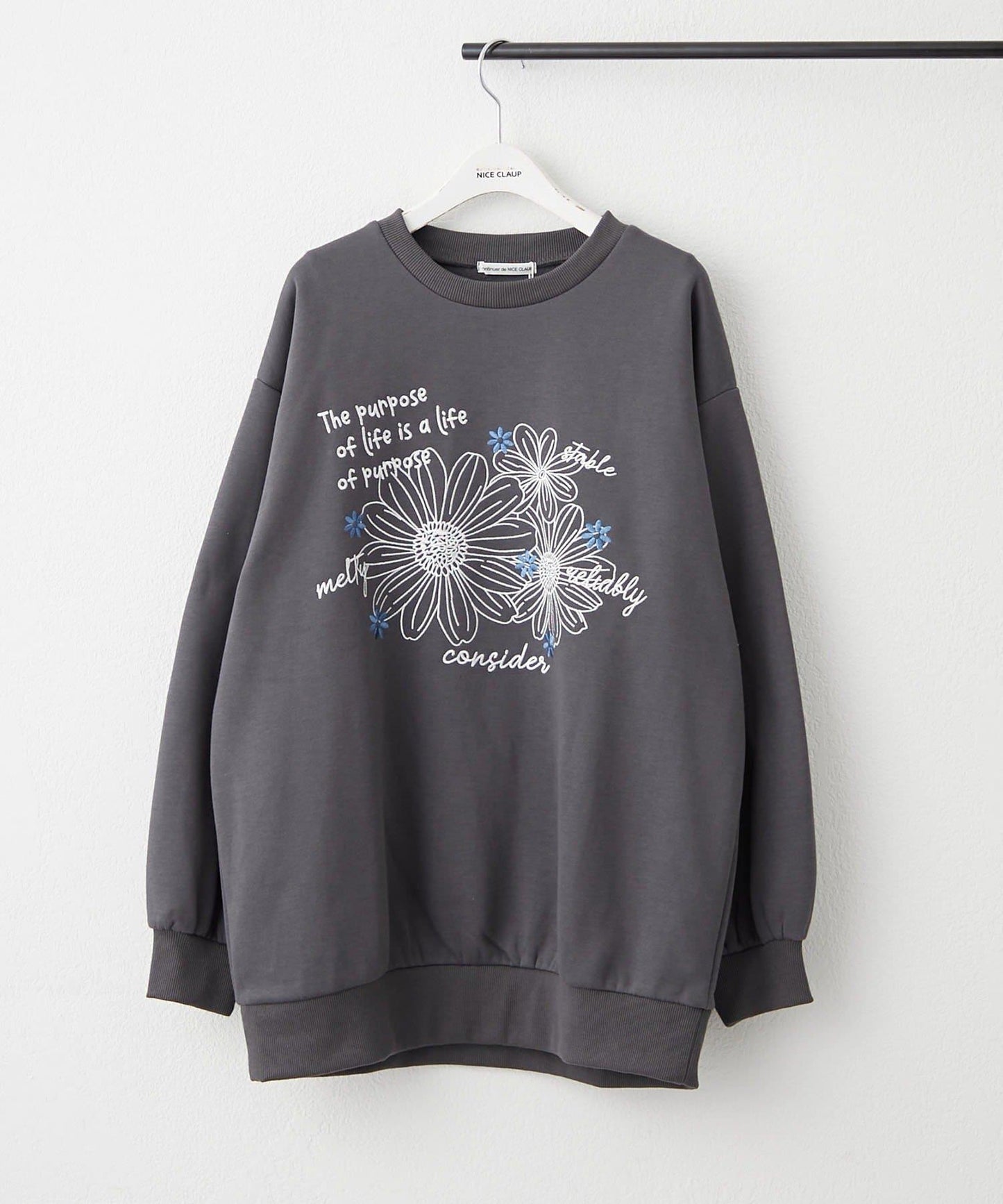 花卉與標誌拼接加絨套頭衫