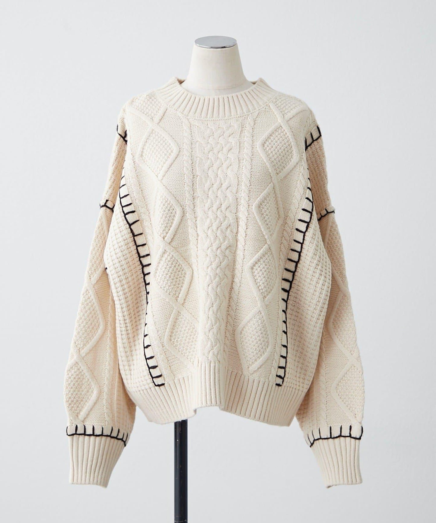 毯邊縫線麻花針織套頭衫