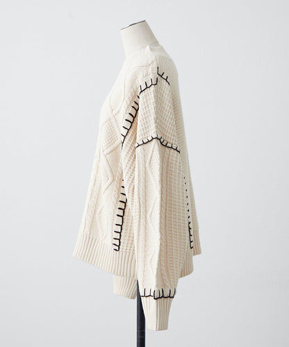 毯邊縫線麻花針織套頭衫