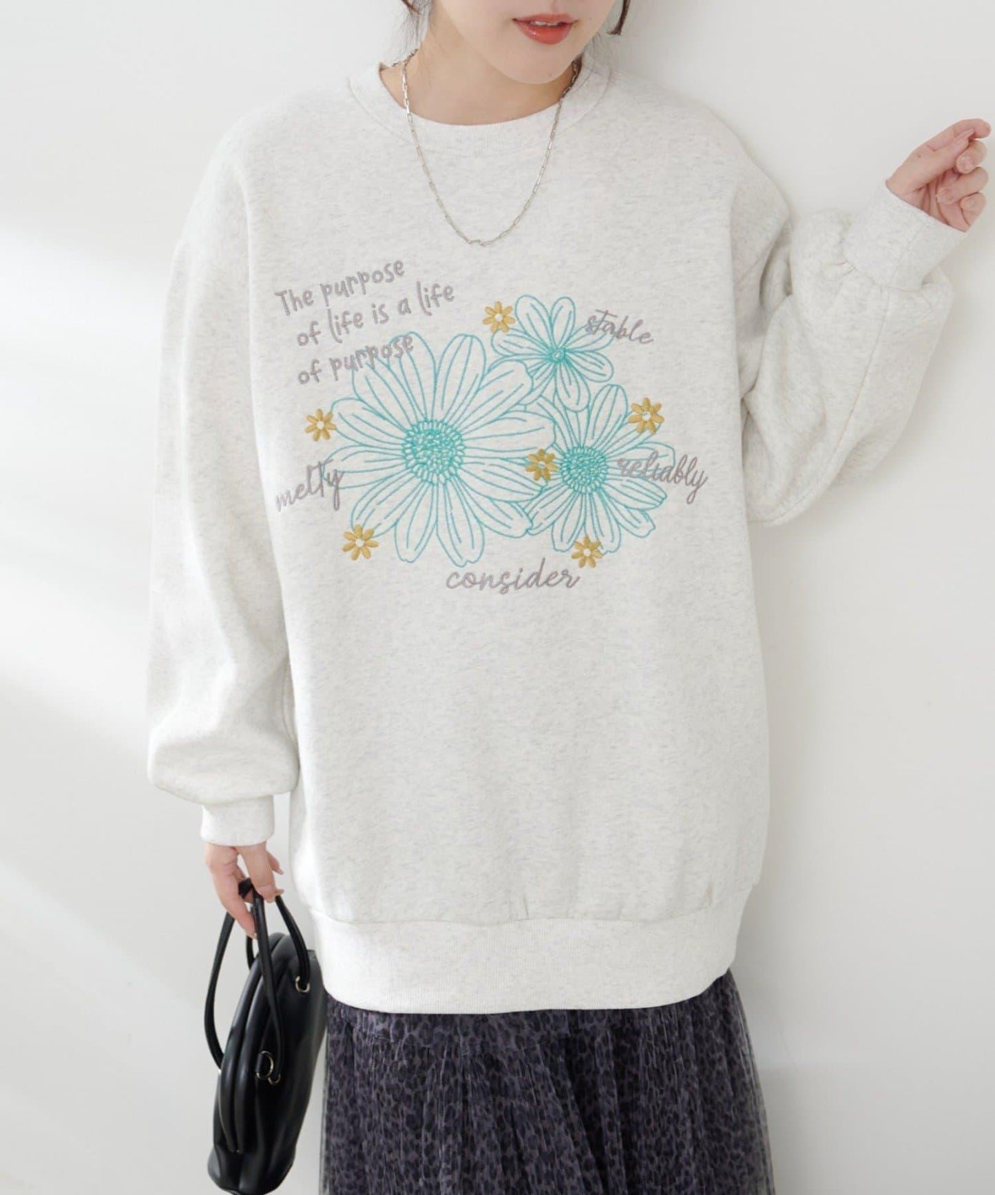 花卉與標誌拼接加絨套頭衫