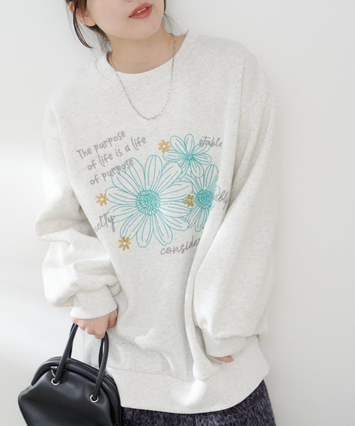 花卉與標誌拼接加絨套頭衫