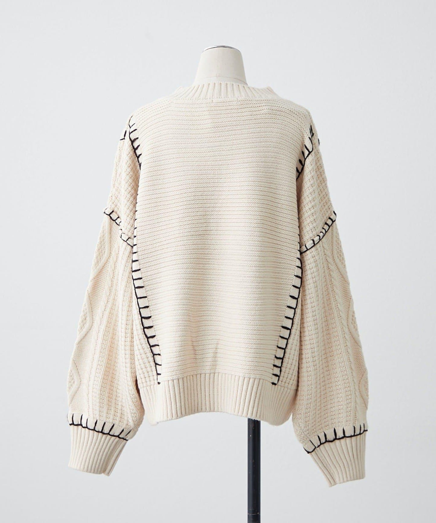 毯邊縫線麻花針織套頭衫