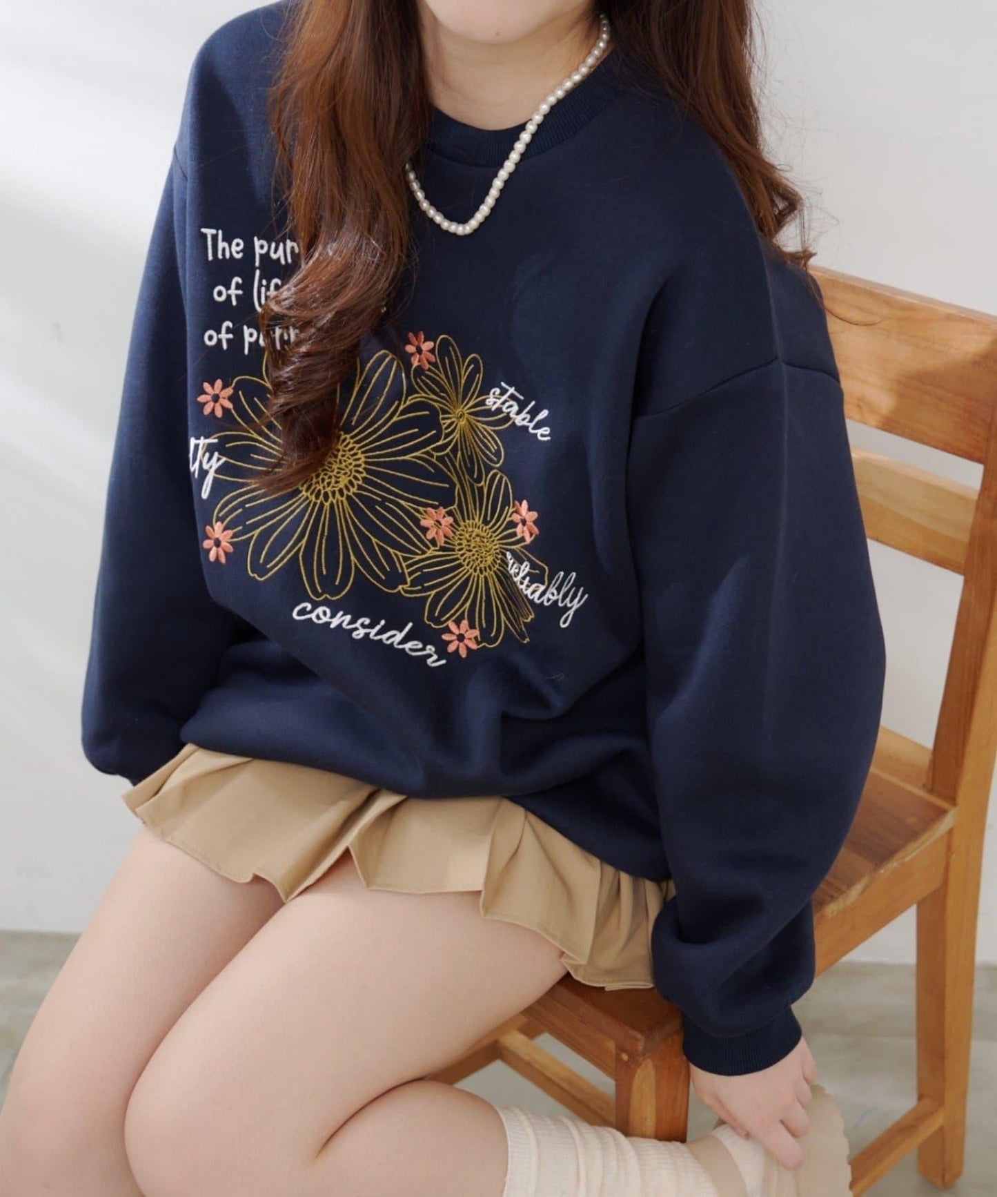 花卉與標誌拼接加絨套頭衫