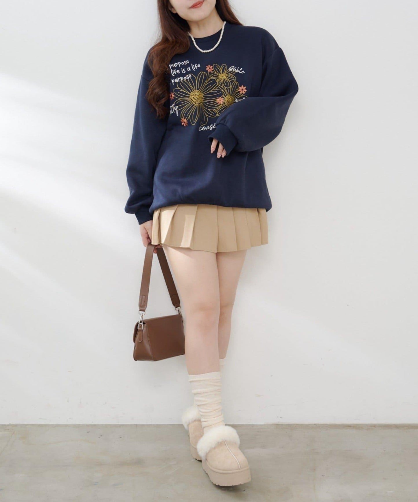 花卉與標誌拼接加絨套頭衫