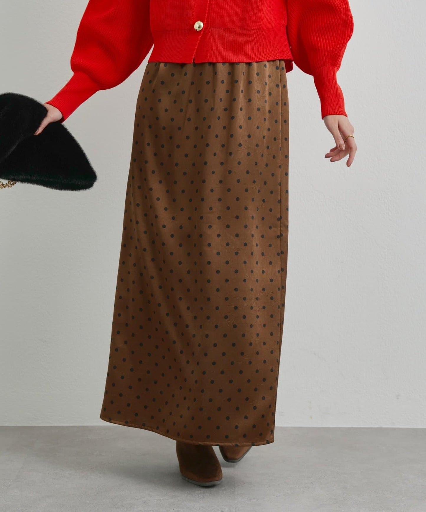 大人可愛◎波點緞面I型裙