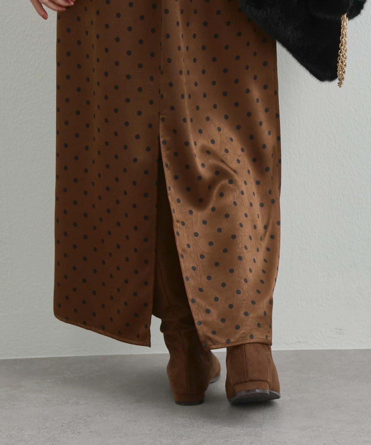 大人可愛◎波點緞面I型裙