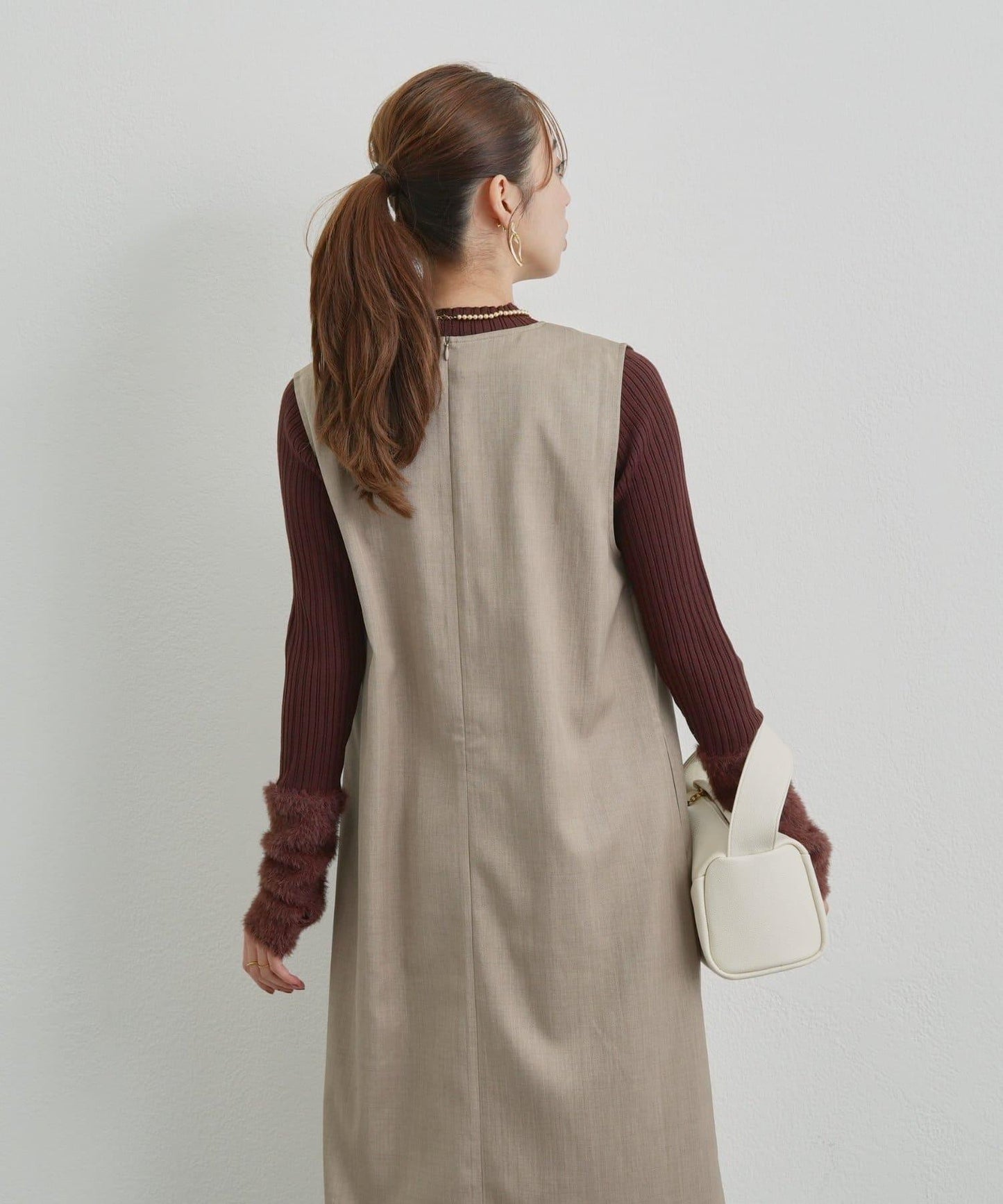 深V領長款連衣裙