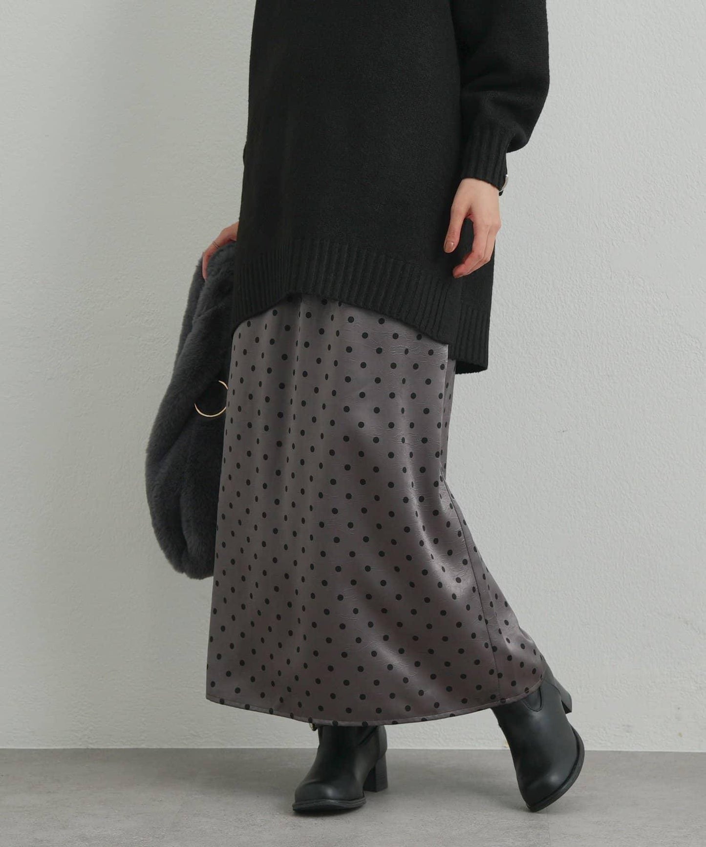 大人可愛◎波點緞面I型裙