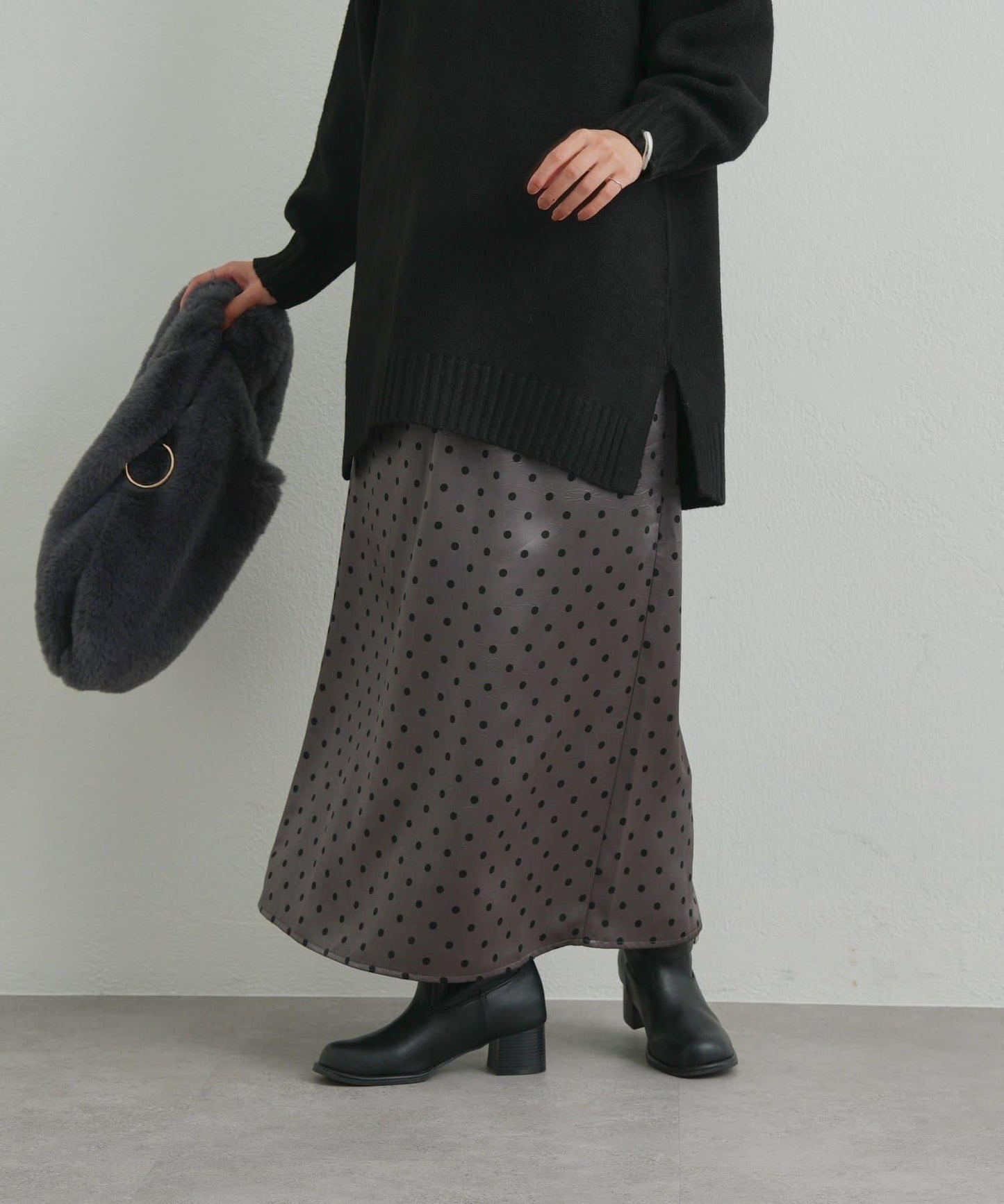 大人可愛◎波點緞面I型裙