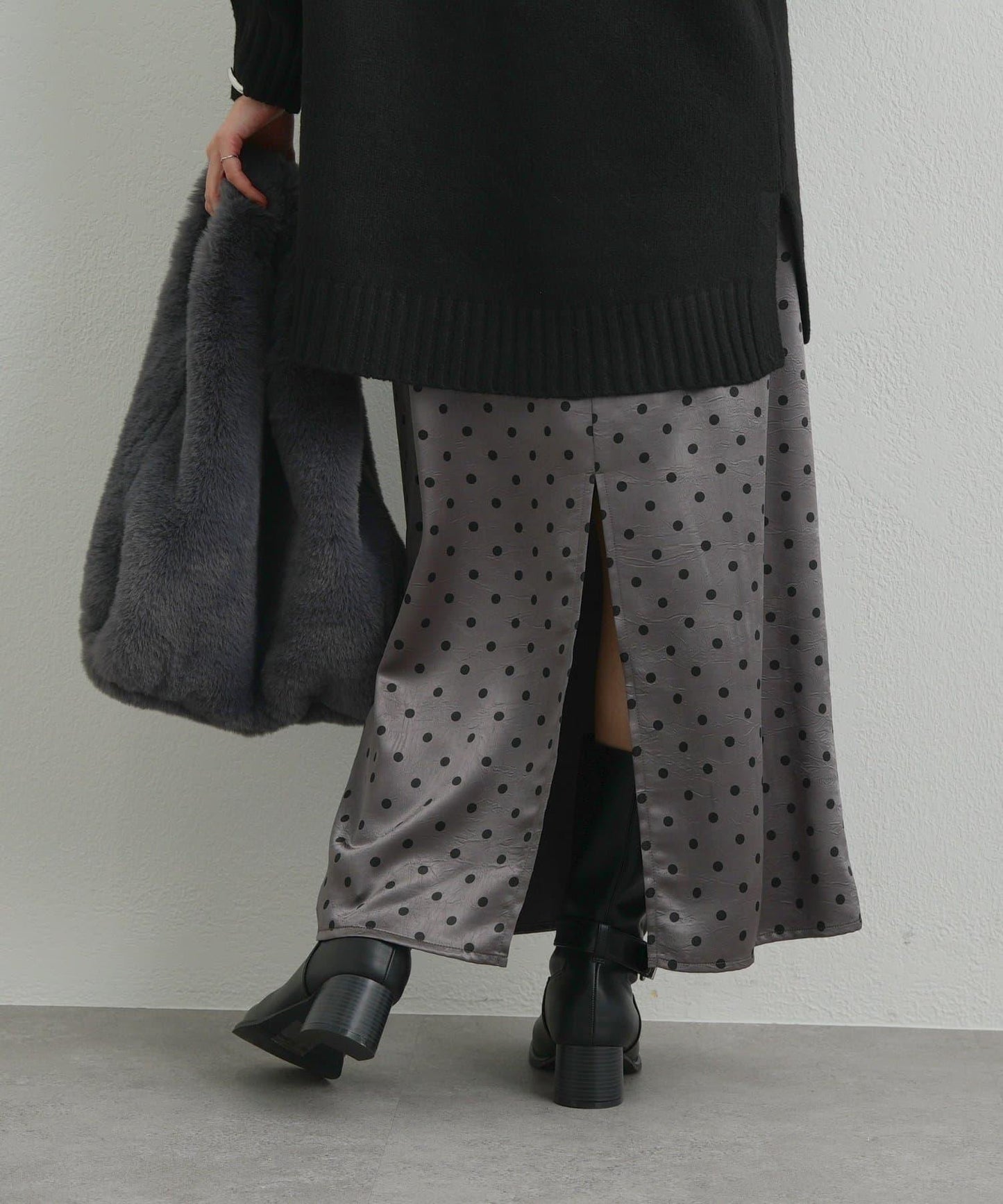 大人可愛◎波點緞面I型裙