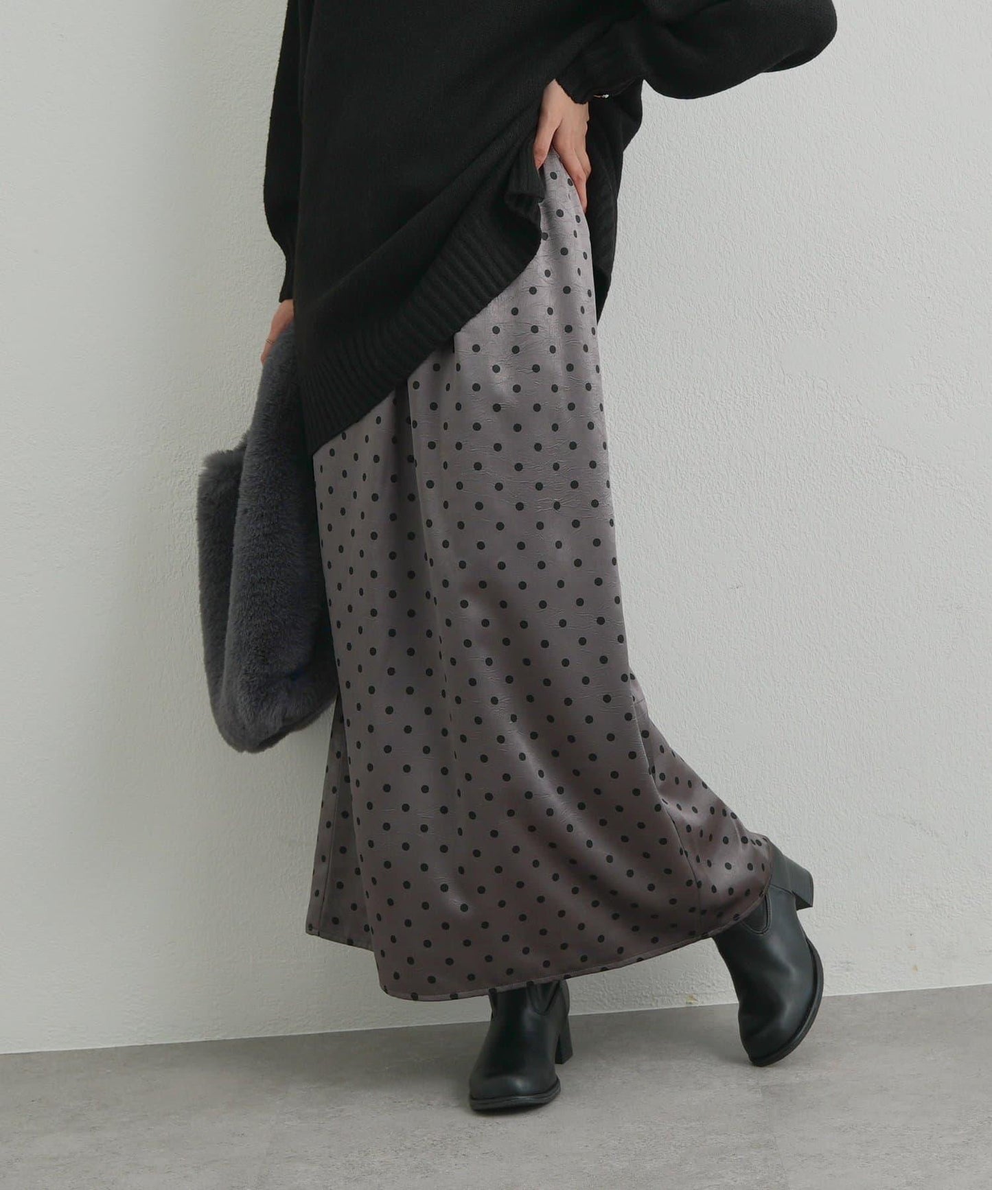 大人可愛◎波點緞面I型裙