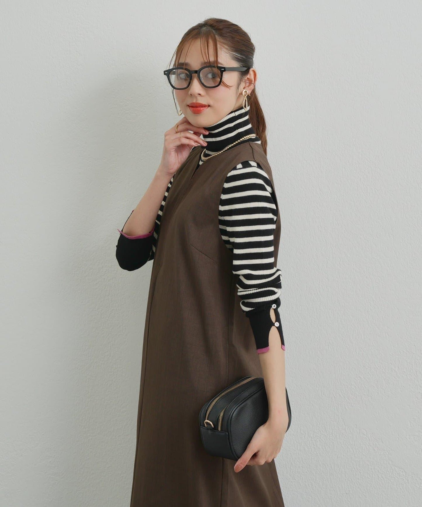 深V領長款連衣裙