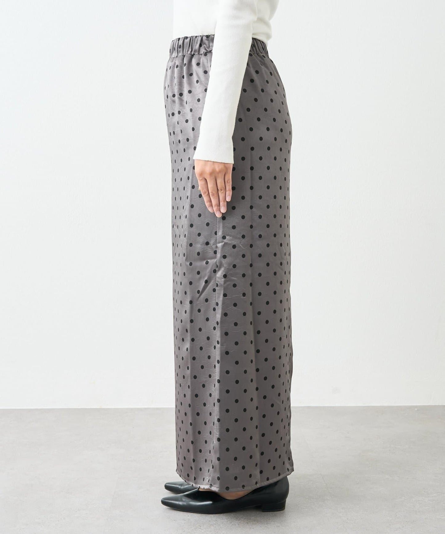 大人可愛◎波點緞面I型裙