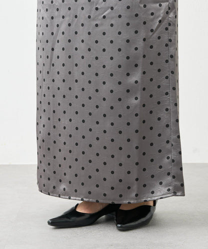 大人可愛◎波點緞面I型裙