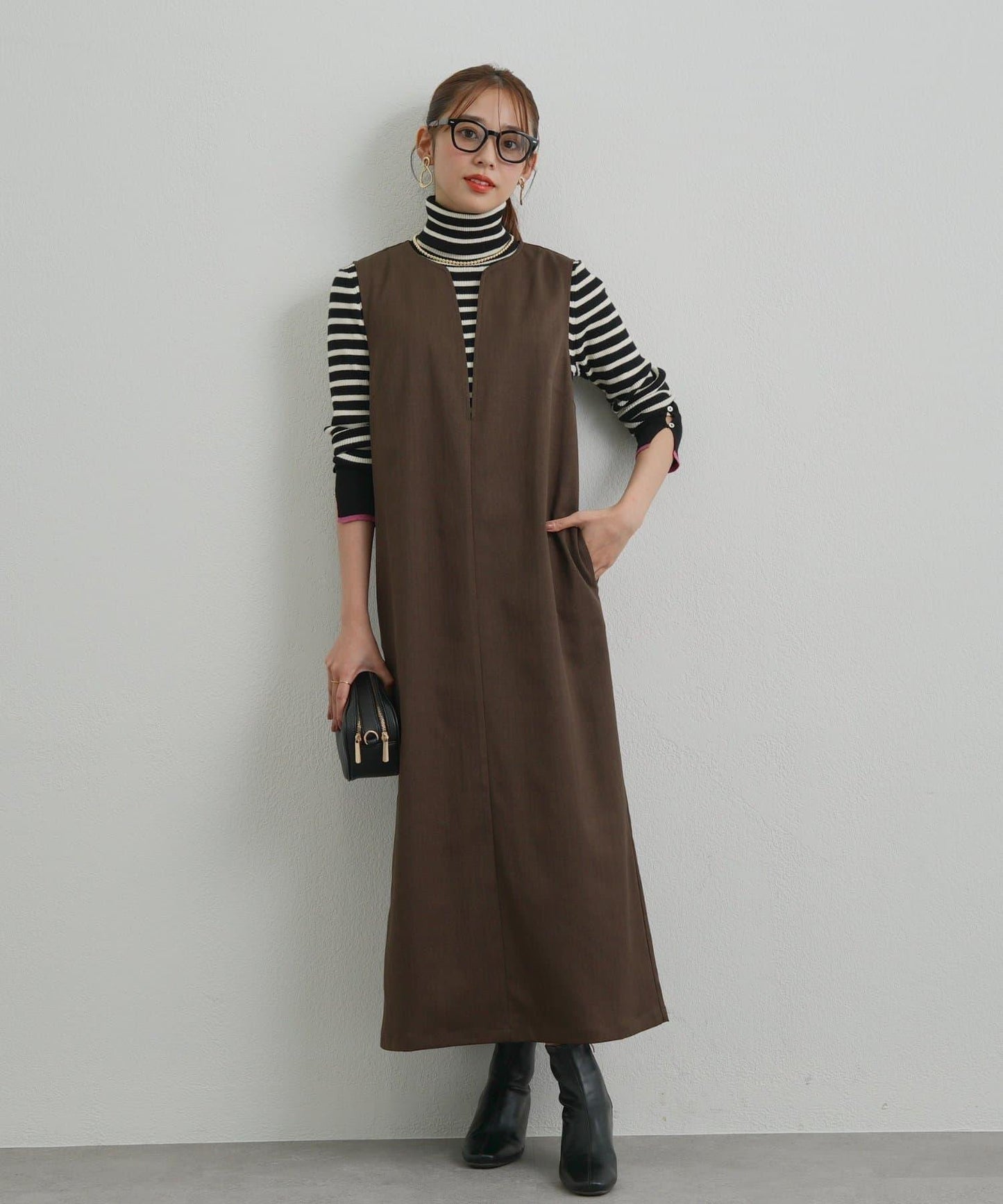 深V領長款連衣裙