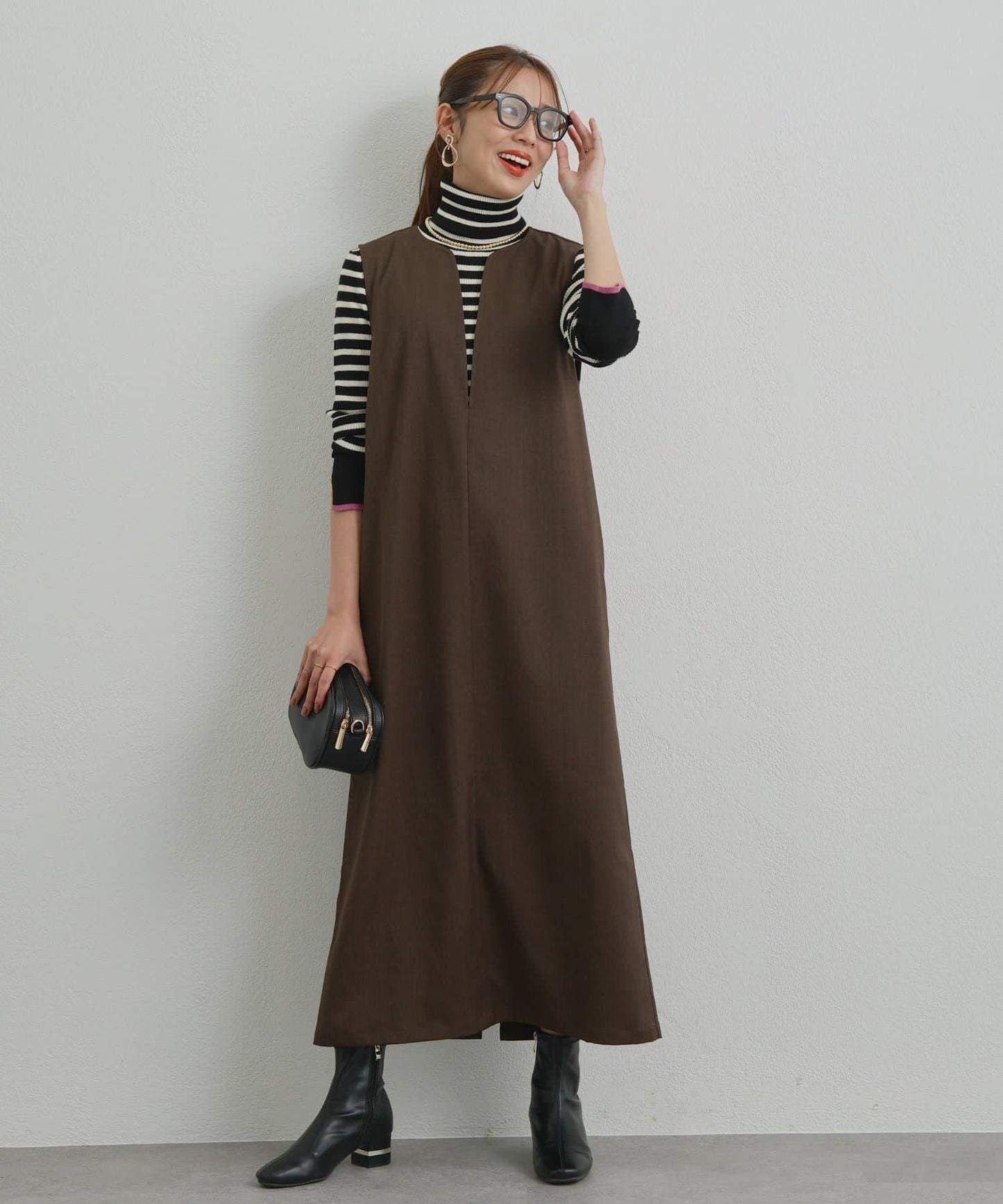 深V領長款連衣裙