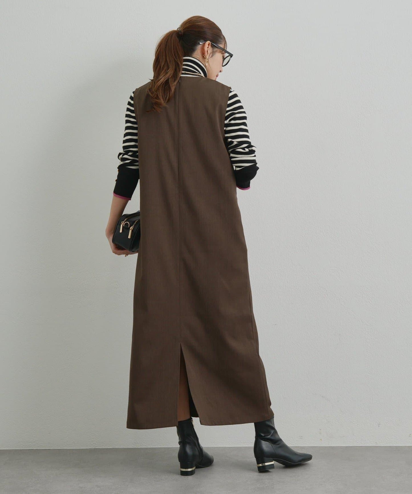 深V領長款連衣裙